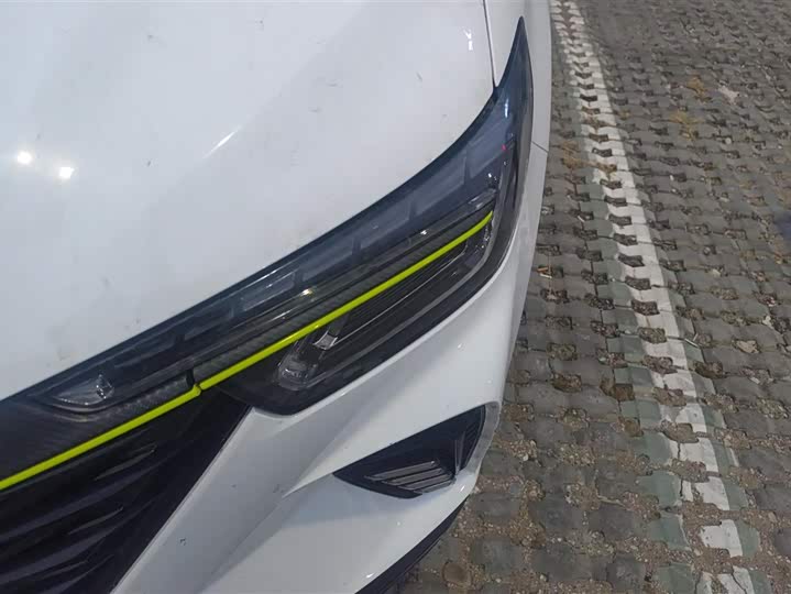 Фото 5 - Roewe RX5