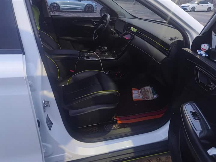 Фото 8 - Roewe RX5