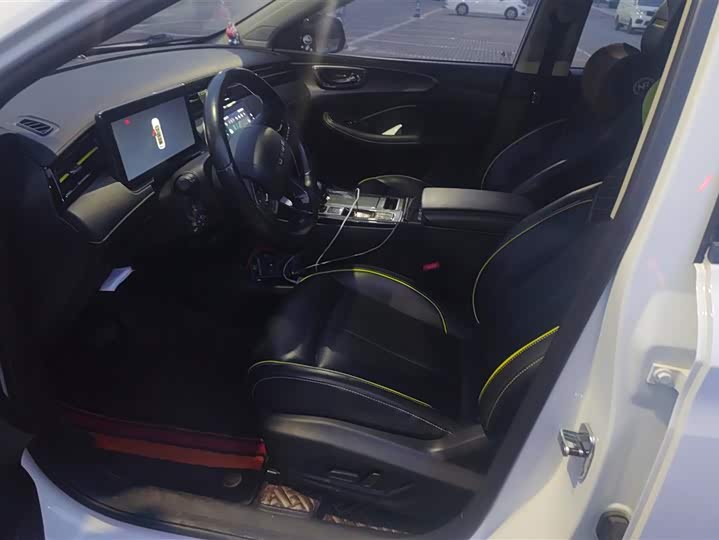 Фото 9 - Roewe RX5