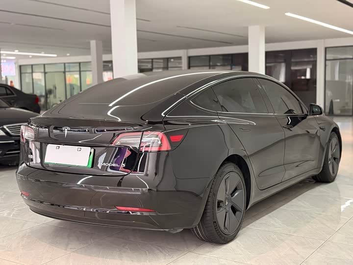 Фото 7 - Tesla Model 3