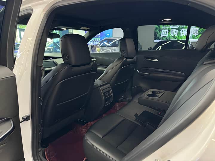 Фото 5 - Cadillac XT4