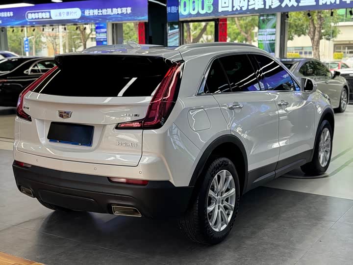 Фото 7 - Cadillac XT4