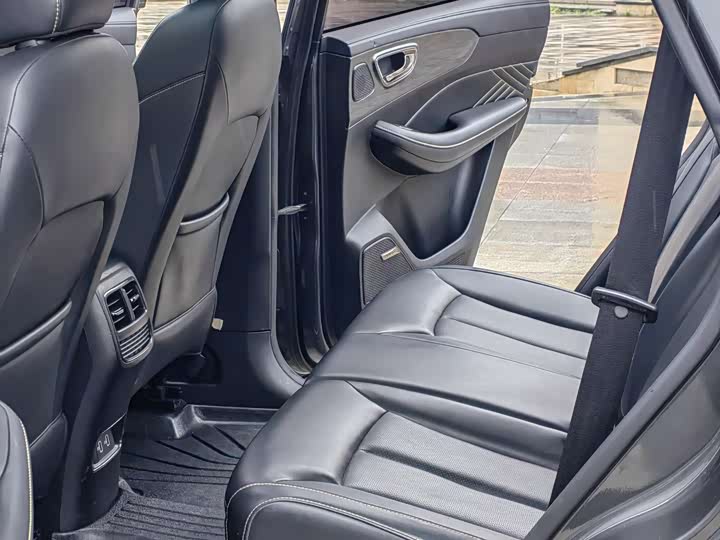 Фото 9 - Roewe RX5