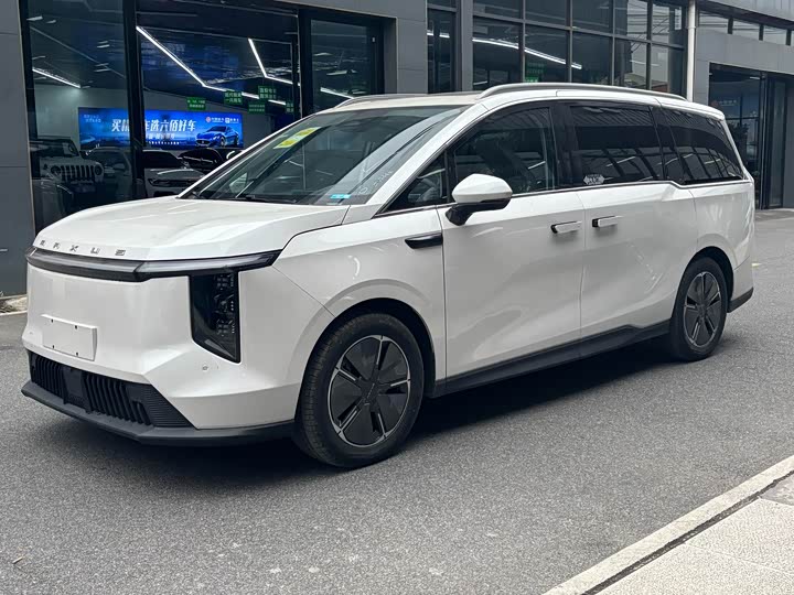 Фото 1 - Maxus Mifa 7