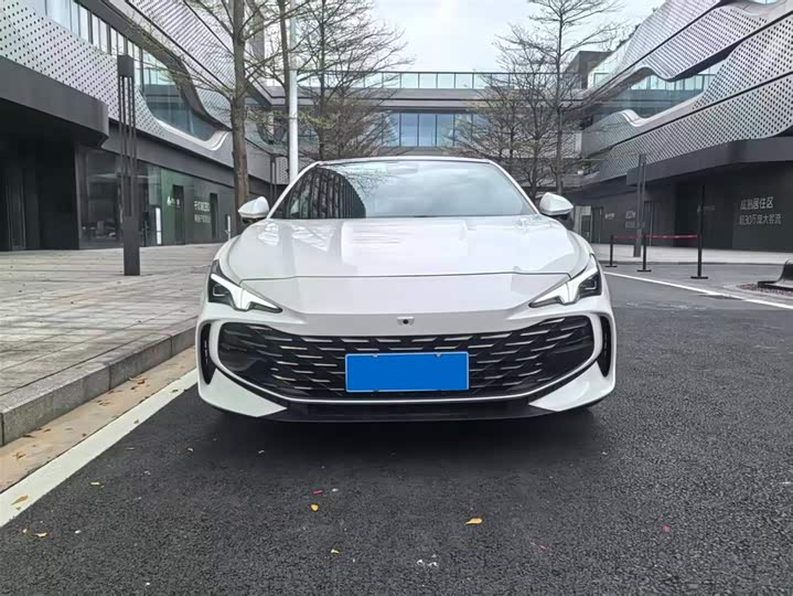 Фото 2 - MG Motor 7