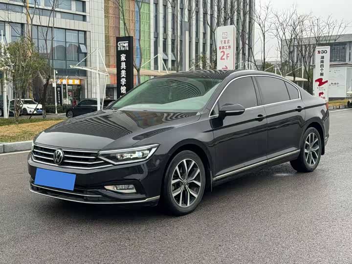 Photo 1 - Volkswagen Magotan