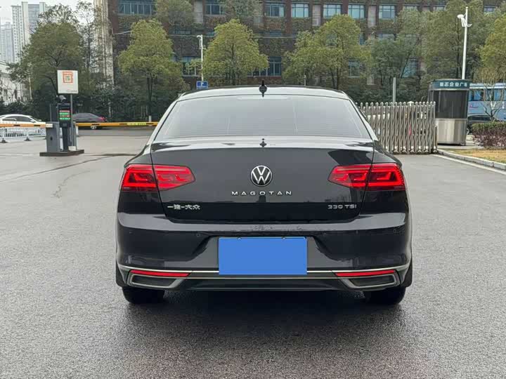 Photo 5 - Volkswagen Magotan