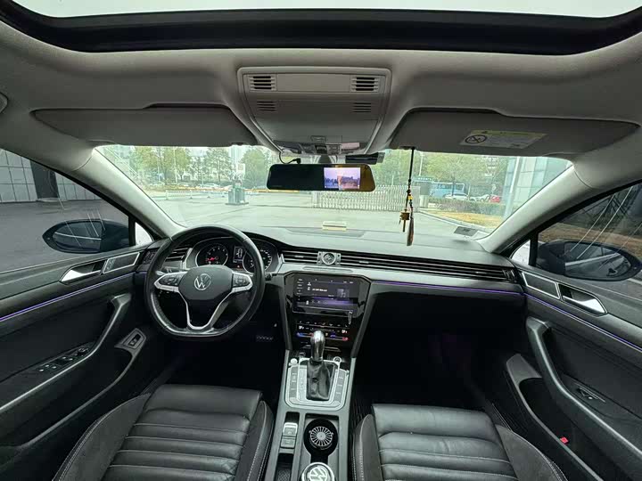 Photo 9 - Volkswagen Magotan