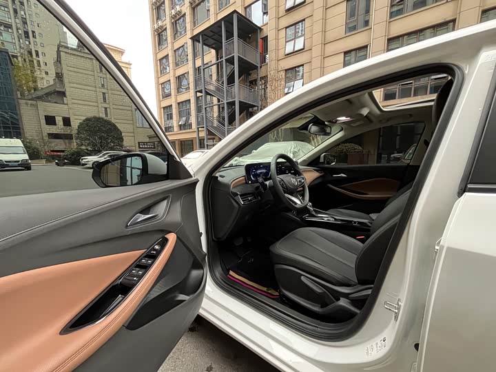 Фото 8 - Buick Verano