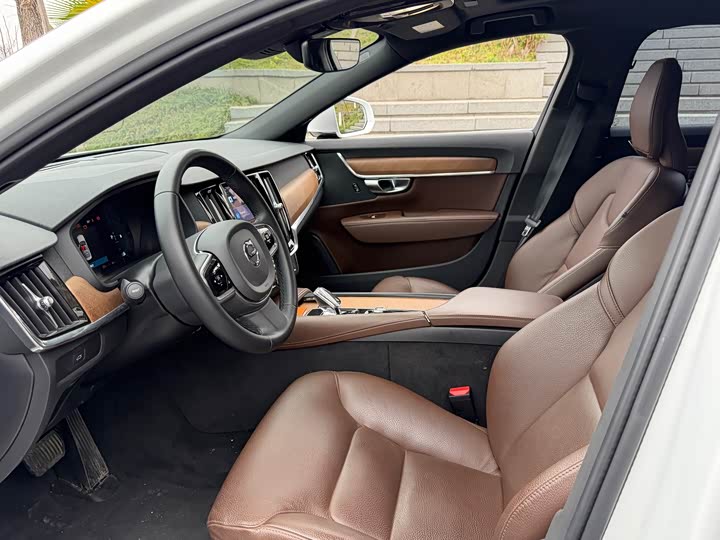 Фото 5 - Volvo S90