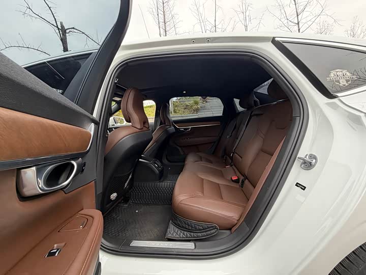 Фото 8 - Volvo S90