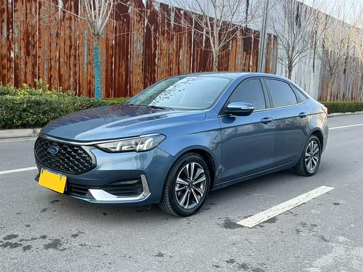 Фото 1 - Ford Escort