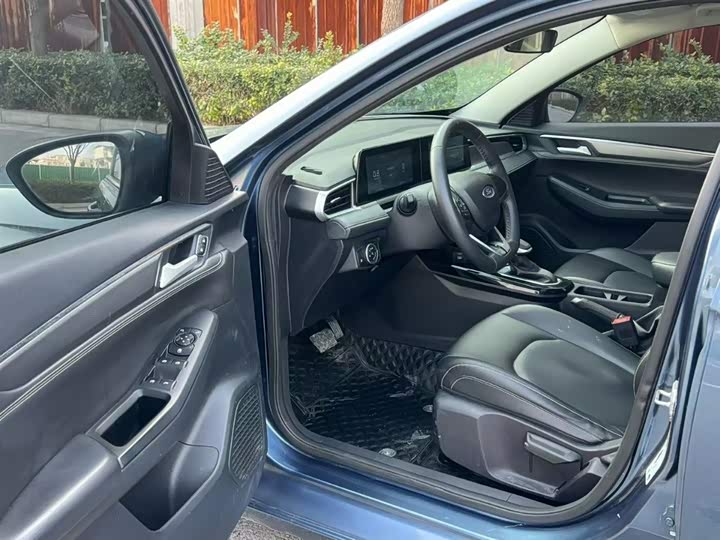 Фото 6 - Ford Escort