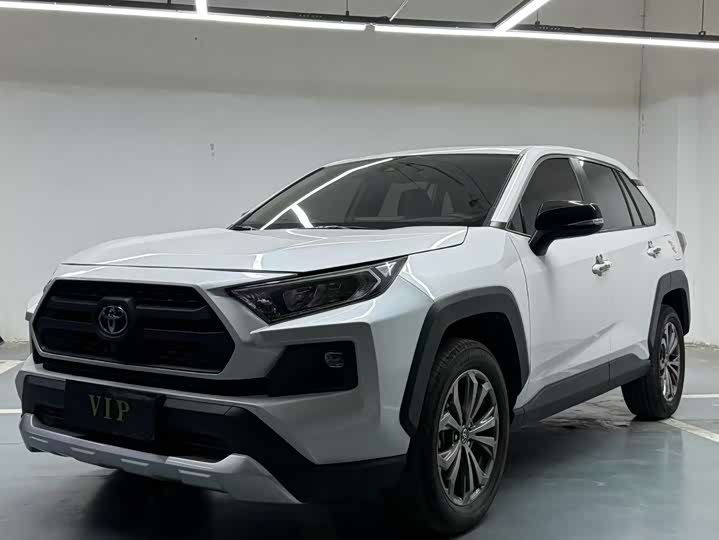 Фото 3 - Toyota RAV4