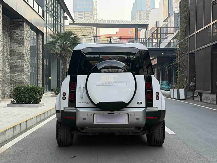 Фото 8 - Land Rover Defender