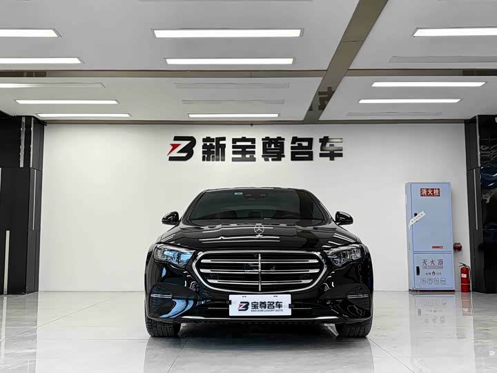 Фото 2 - Mercedes-Benz E-Class