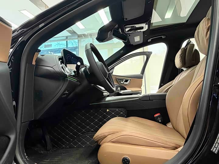 Фото 4 - Mercedes-Benz E-Class