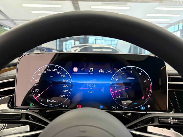 Фото 5 - Mercedes-Benz E-Class