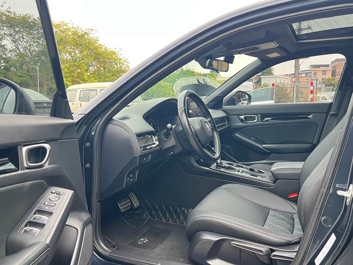 Фото 4 - Honda Civic