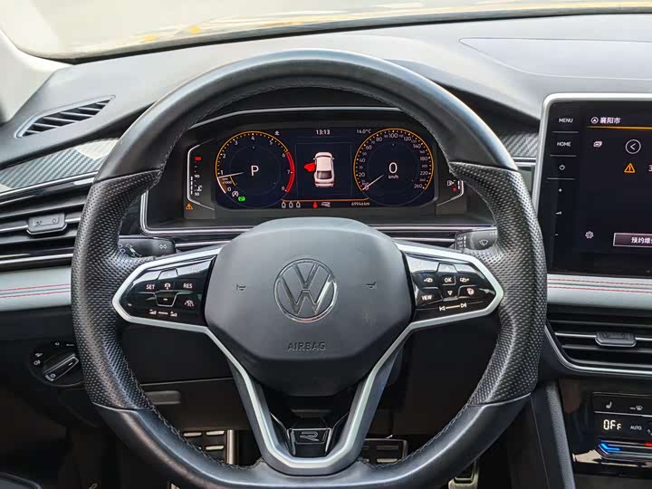 Фото 8 - Volkswagen Tiguan X