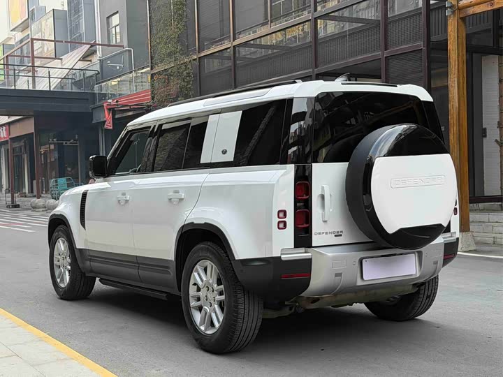 Photo 7 - Land Rover Defender