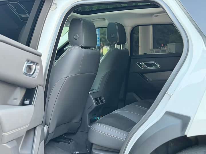 Фото 6 - Land Rover Range Rover Velar