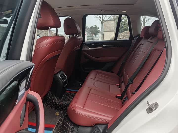 Фото 8 - BMW iX3