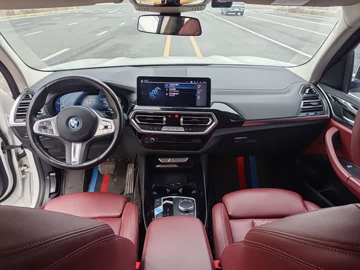 Фото 9 - BMW iX3