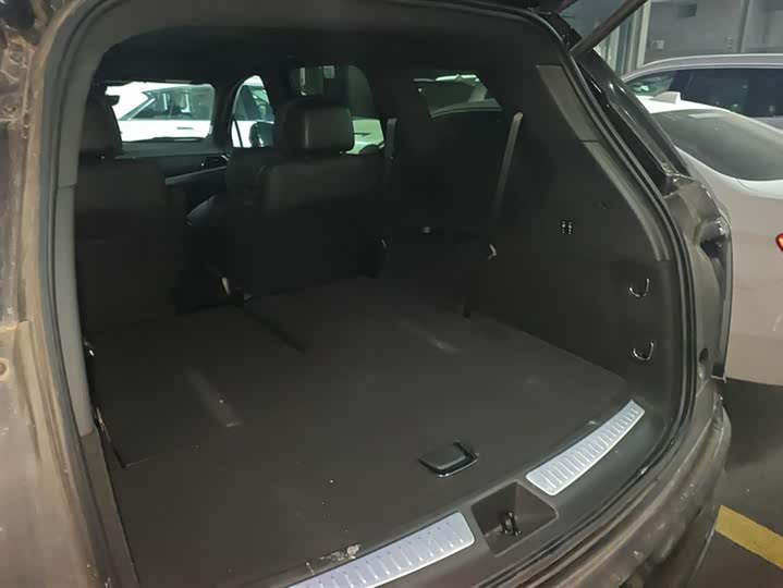 Фото 4 - Cadillac XT6