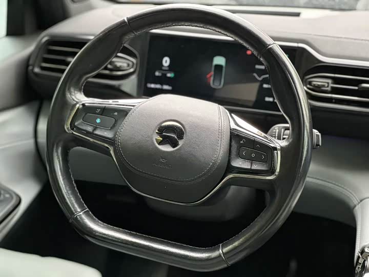 Фото 2 - Nio ES8