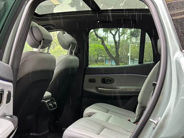 Фото 6 - Nio ES8