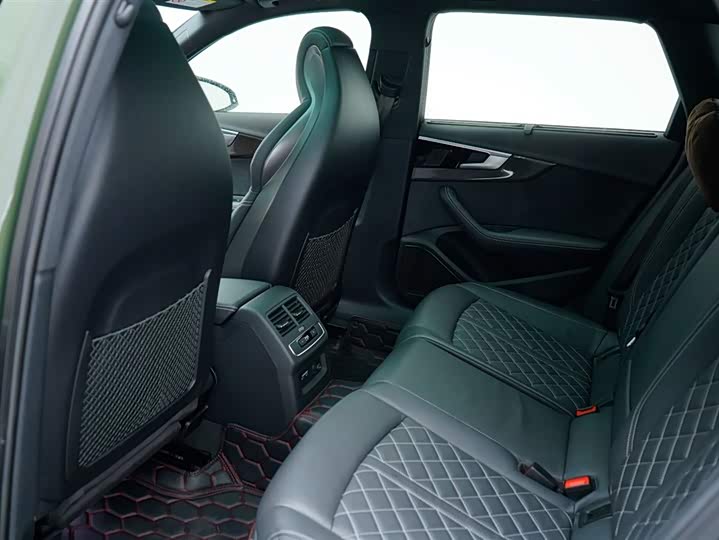 Фото 5 - Audi S4