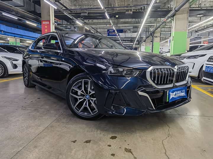 Фото 3 - BMW i5