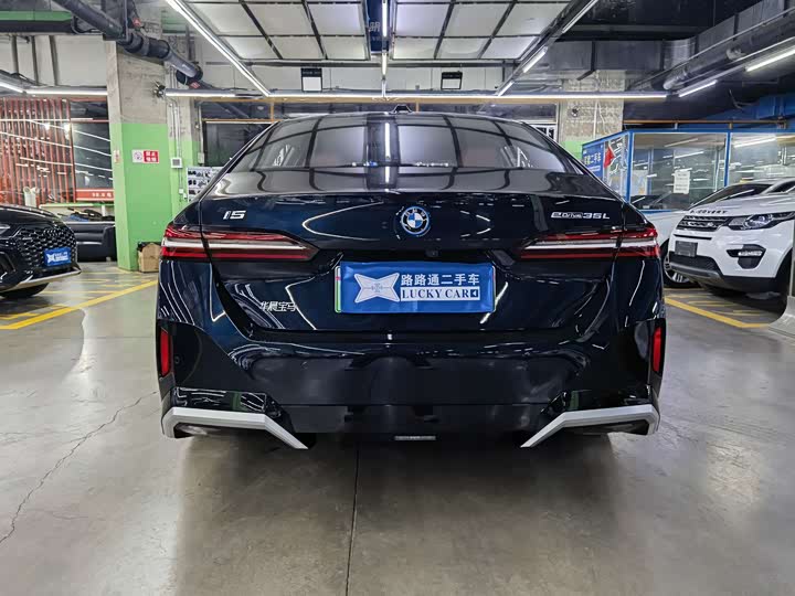 Фото 5 - BMW i5