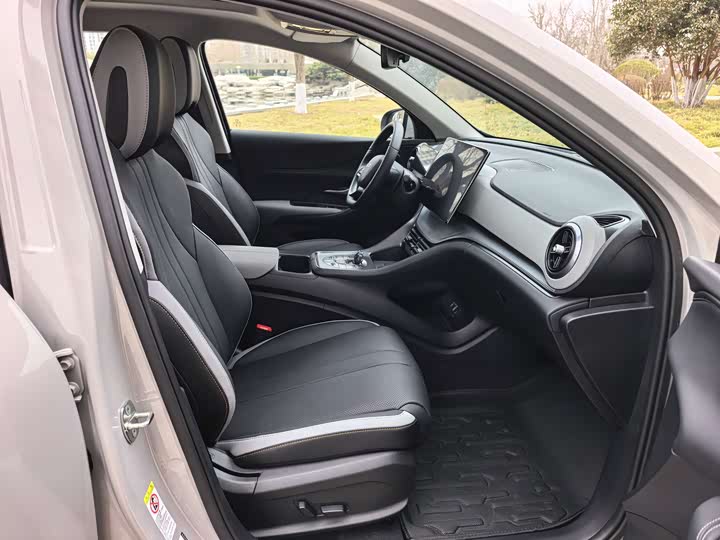 Фото 8 - BYD Sea Lion 05 DM-i Hybrid