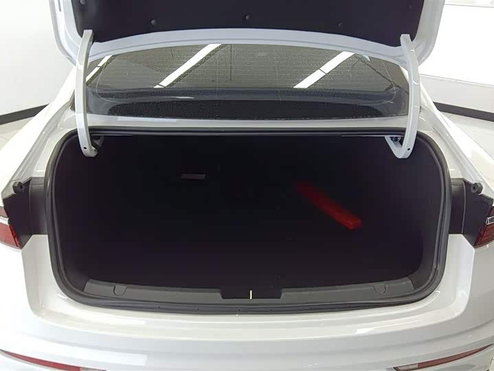 Фото 4 - Geely Preface