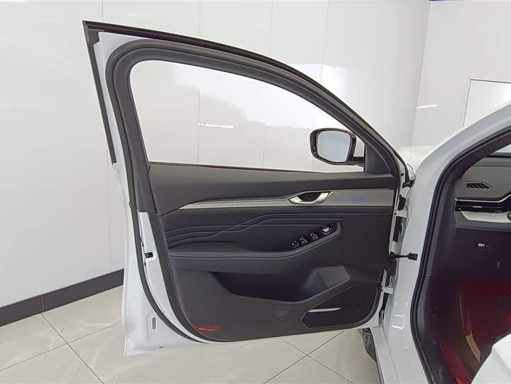 Фото 7 - Geely Preface