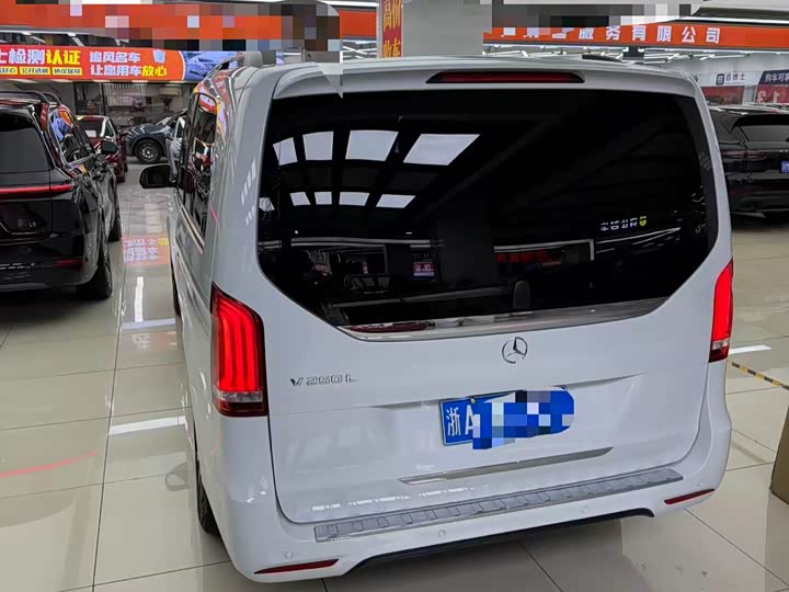 Фото 4 - Mercedes-Benz V-Class