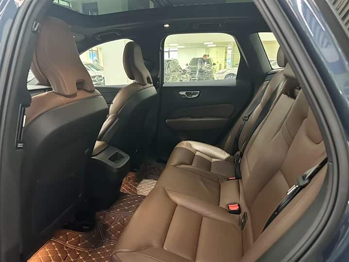 Фото 5 - Volvo XC60