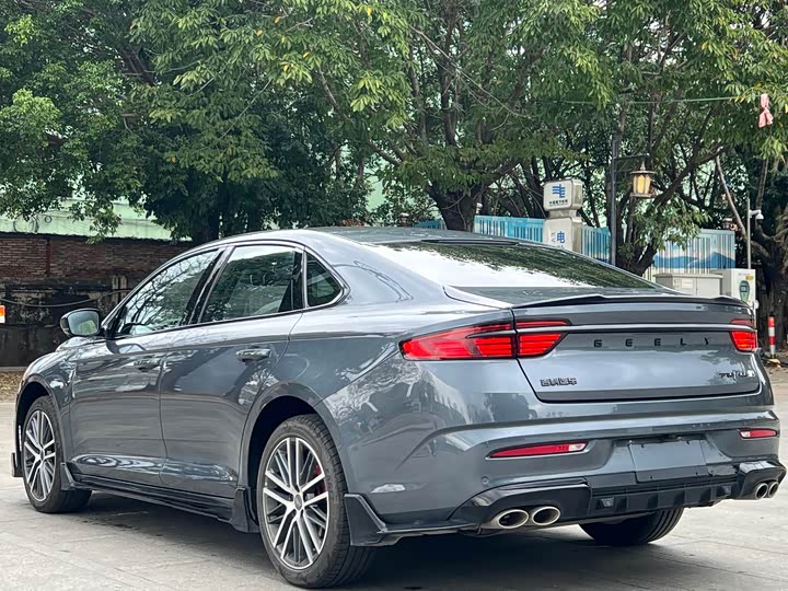 Фото 9 - Geely Preface