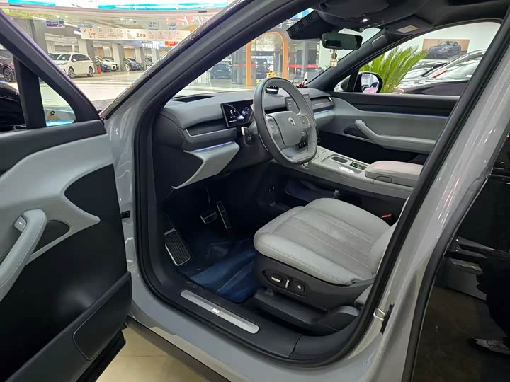 Фото 2 - Nio ES8