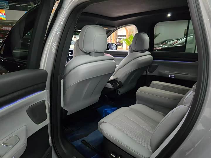 Фото 3 - Nio ES8