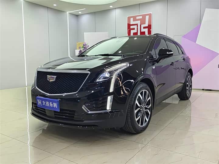 Фото 1 - Cadillac XT5