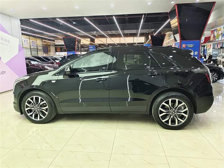 Фото 7 - Cadillac XT5