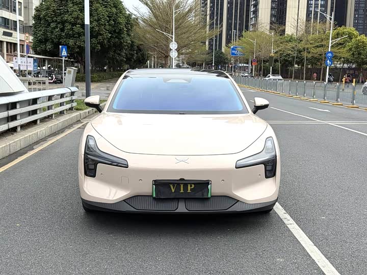 Фото 1 - XPeng Mona M03