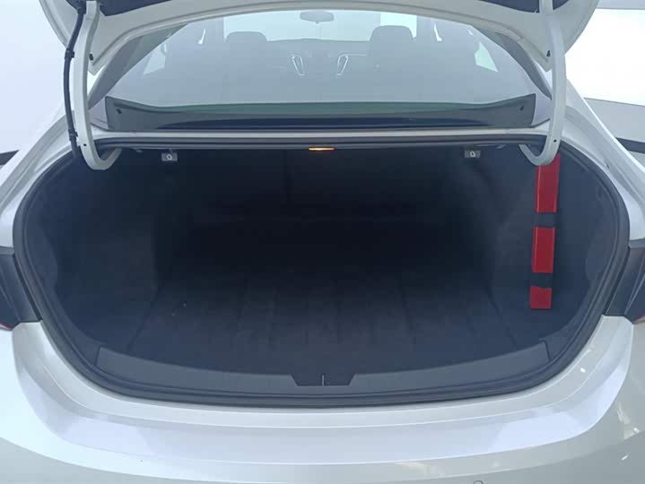 Фото 4 - Chevrolet Malibu XL