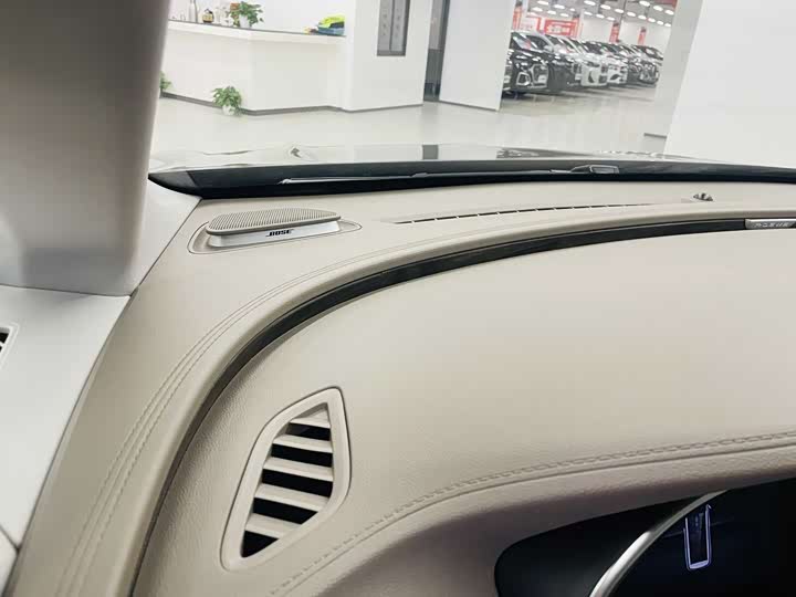 Photo 9 - Roewe iMax 8