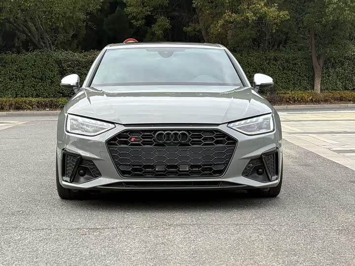 Фото 2 - Audi S4