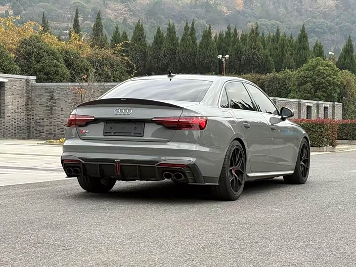 Фото 5 - Audi S4