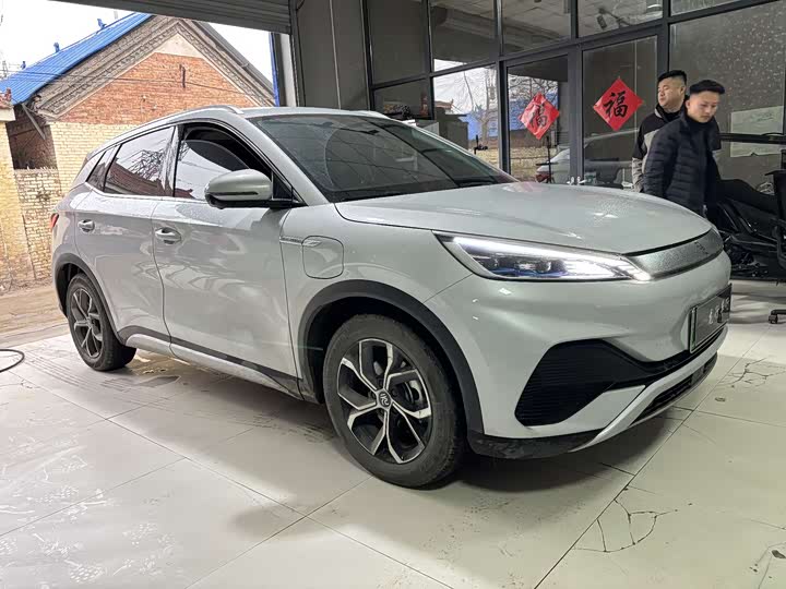 Фото 3 - BYD Yuan Plus